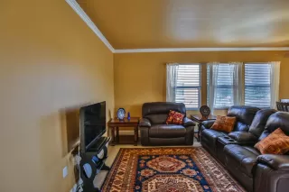 Photo #6: 221053193 Listing