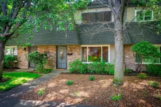 Photo #2: 221053235 Listing