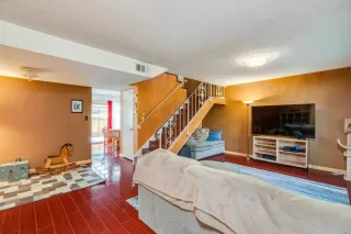 Photo #5: 221053235 Listing