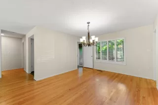 Photo #6: 221053292 Listing