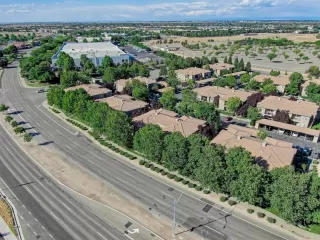 Photo #5: 221053587 Listing