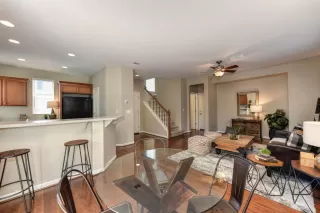 Photo #6: 221054597 Listing 