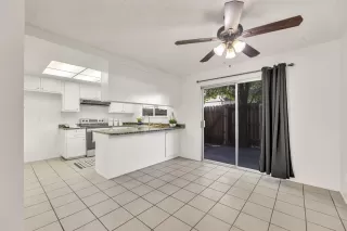 Photo #5: 221054868 Listing