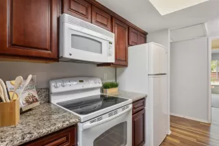 Photo #3: 221054912 Listing