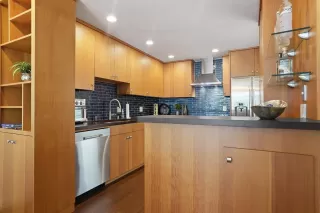 Photo #5: 221055023 Listing