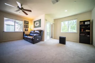 Photo #2: 221056072 Listing