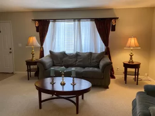 Photo #2: 221056144 Listing