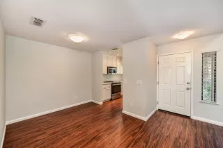 Photo #4: 221056887 Listing