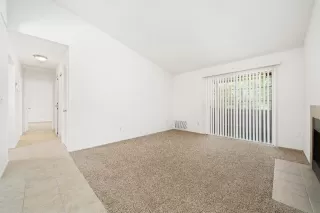 Photo #2: 221057498 Listing