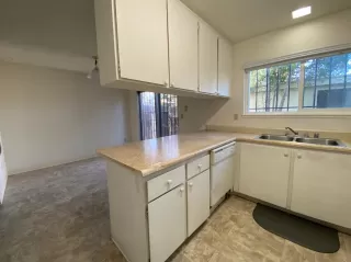 Photo #5: 221057595 Listing