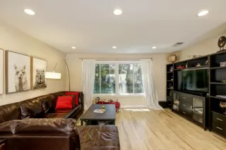 Photo #4: 221059276 Listing