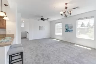 Photo #4: 221059537 Listing