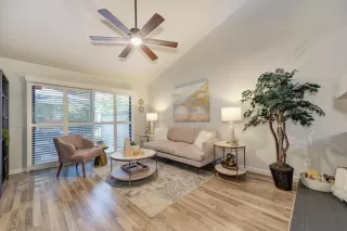 Photo #2: 221059722 Listing 
