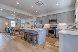 Photo #2: 221059771 Listing 