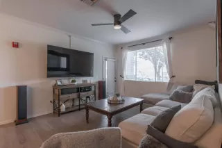 Photo #2: 221060647 Listing