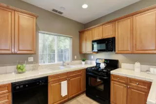 Photo #3: 221060974 Listing