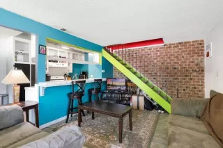 Photo #2: 221061599 Listing 