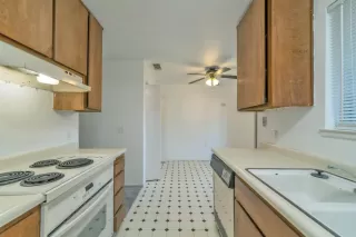 Photo #6: 221061763 Listing