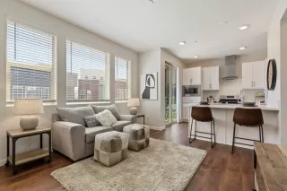 Photo #1: 221061986 Listing