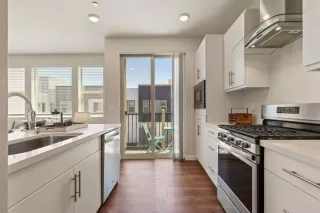 Photo #2: 221061986 Listing