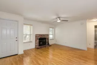 Photo #5: 221062579 Listing