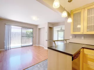 Photo #2: 221062804 Listing