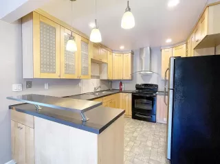 Photo #3: 221062804 Listing