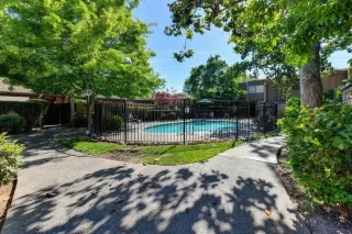 Photo #2: 221062807 Listing