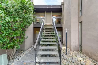 Photo #4: 221062807 Listing