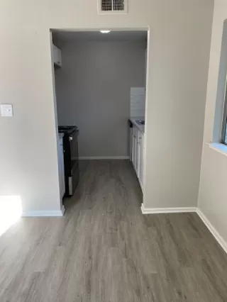 Photo #2: 221063227 Listing