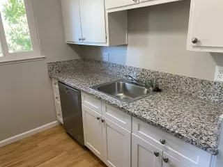 Photo #5: 221063228 Listing 