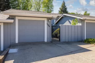 Photo #2: 221063273 Listing