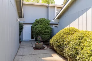Photo #3: 221063273 Listing