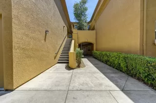 Photo #2: 221063301 Listing