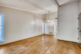 Photo #5: 221063629 Listing 