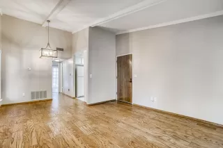 Photo #6: 221063629 Listing 