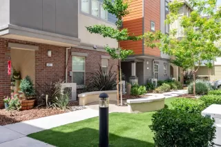 Photo #1: 221063949 Listing 