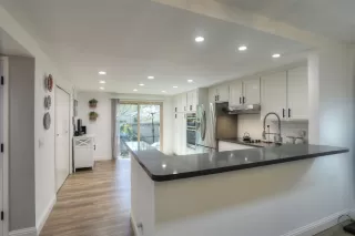 Photo #4: 221063951 Listing