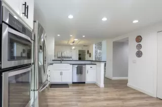 Photo #6: 221063951 Listing