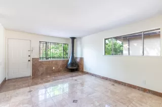 Photo #4: 221064998 Listing 