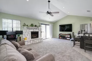 Photo #2: 221065819 Listing 