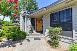 Photo #3: 221066005 Listing