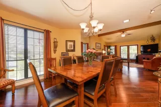 Photo #4: 221066005 Listing