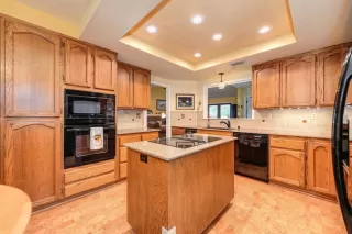 Photo #6: 221066005 Listing