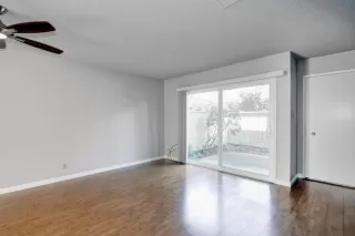 Photo #2: 221066442 Listing