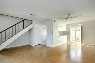 Photo #4: 221066442 Listing