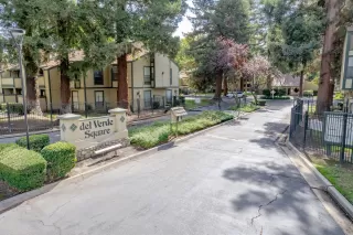 Photo #2: 221066584 Listing