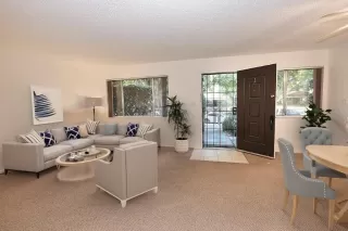 Photo #6: 221068683 Listing