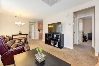 Photo #4: 221069465 Listing