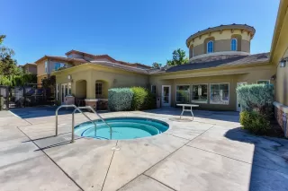 Photo #4: 221069776 Listing